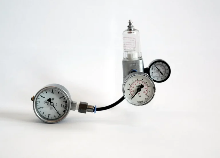 Water Flow Pressure Gauge